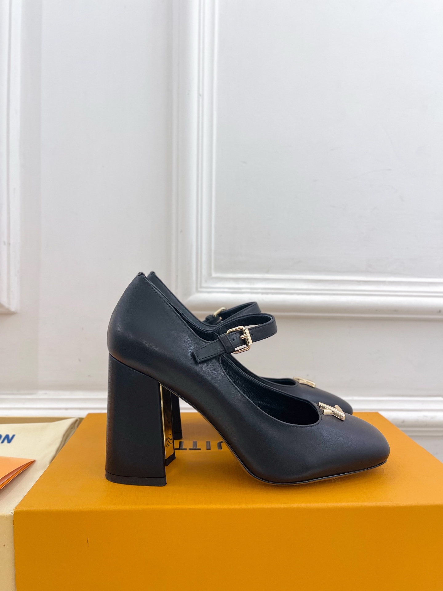 Women's high heels